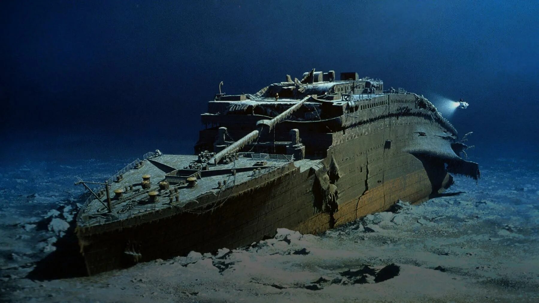 Океан корабли видео. Титаник затонул в 1912. Крушение ”Титаника” в Атлантическом океане. Титаник 2021. Затонувшие корабли Титаник.