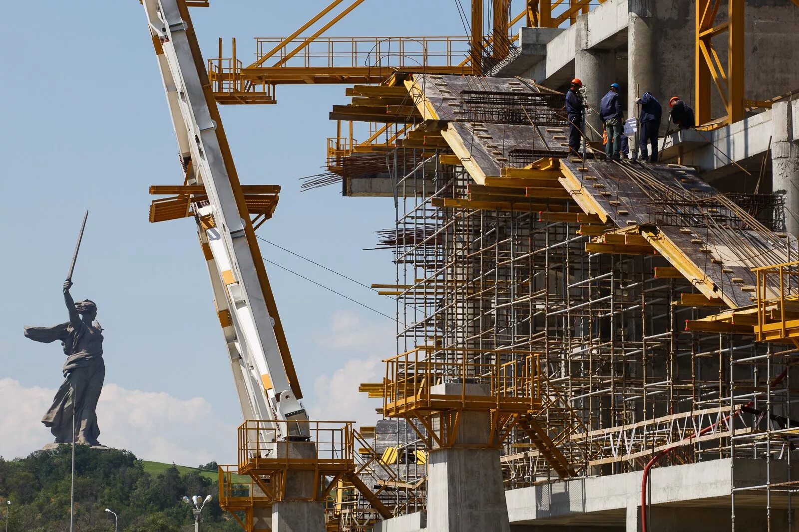 Крупное строительство в россии. Волгоград Арена. Волгоград Арена конструкции. Стройка в Волгограде. Масштабная стройка.