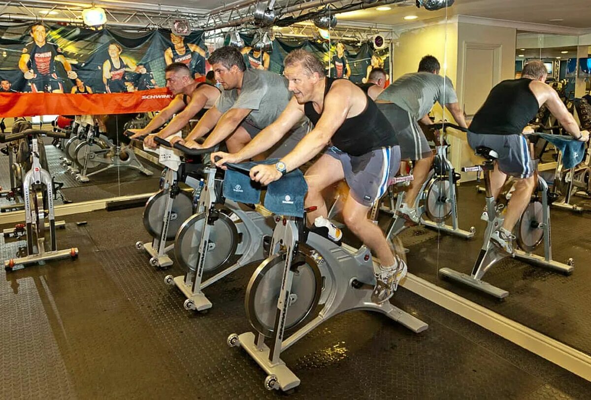 Http spinning. Заниматься спиннингом. Foreman Indoor Cycle. Велоспорт в помещении спиннинг. Spinning classes Poznan.