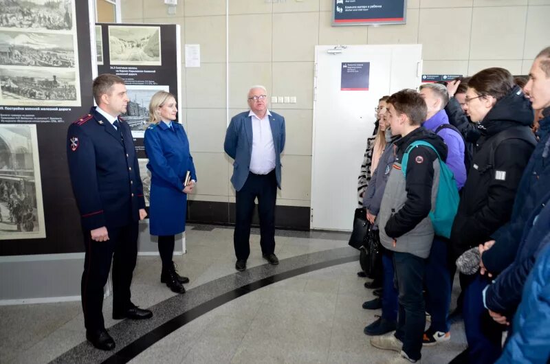 охранники вакансии хабаровск сторожа. кнг охрана. охранник рисунок. охрана вахта. охранник на белом фоне.