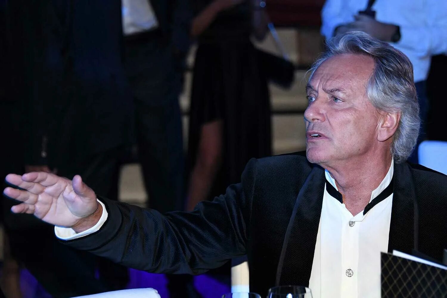 Владимир киселев земляне. Киселев основатель землян. Лидер группы земляне владимир киселев. Лидер «землян» владимир киселев. Владимир киселев бизнесмен.