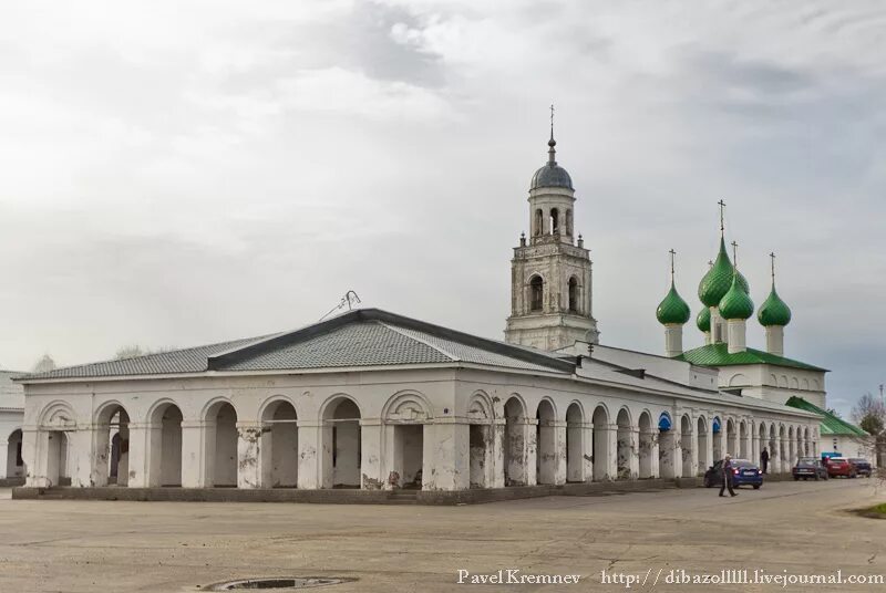 троицкий собор пошехонье. пошехонье храм троицкий. герб г. пошехонье. каменные ряды пошехонье.