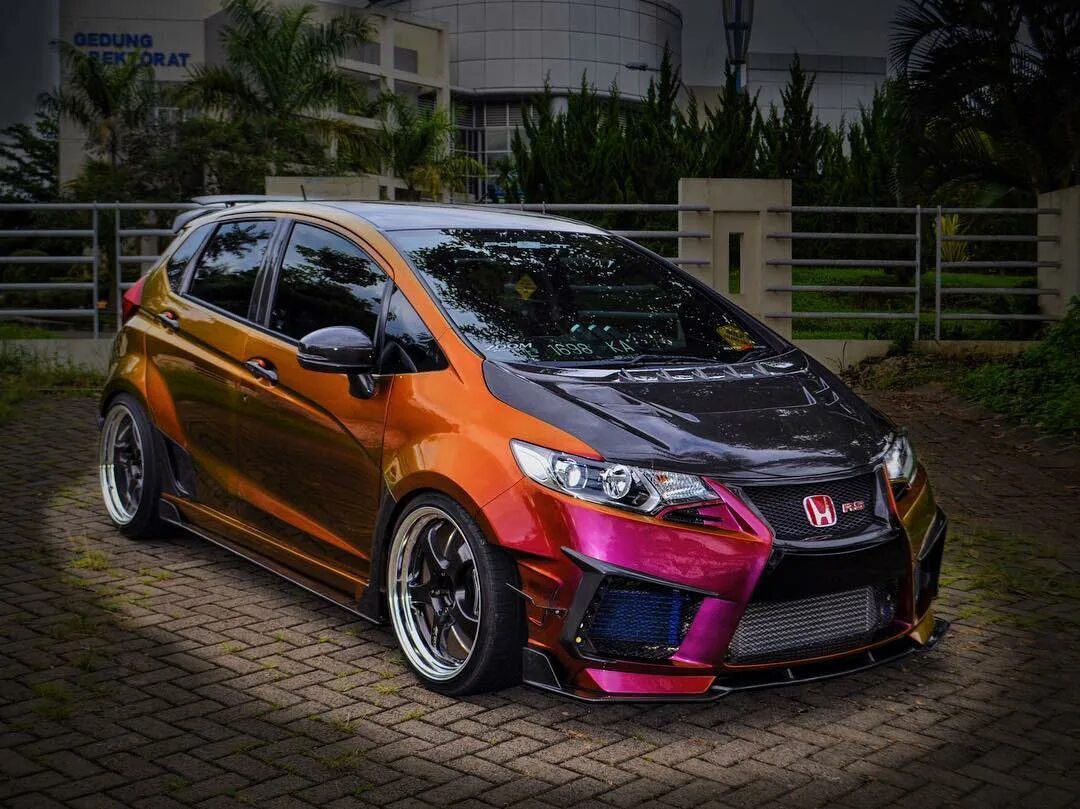 Honda gk. Honda Fit 2014 Tuning. Honda Fit 2015 обвес. Honda Fit RS Tuning. Honda Fit gp5 Tuning.