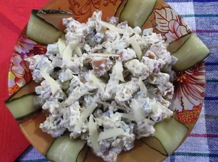 Салат с огурцами и майонезом чесноком