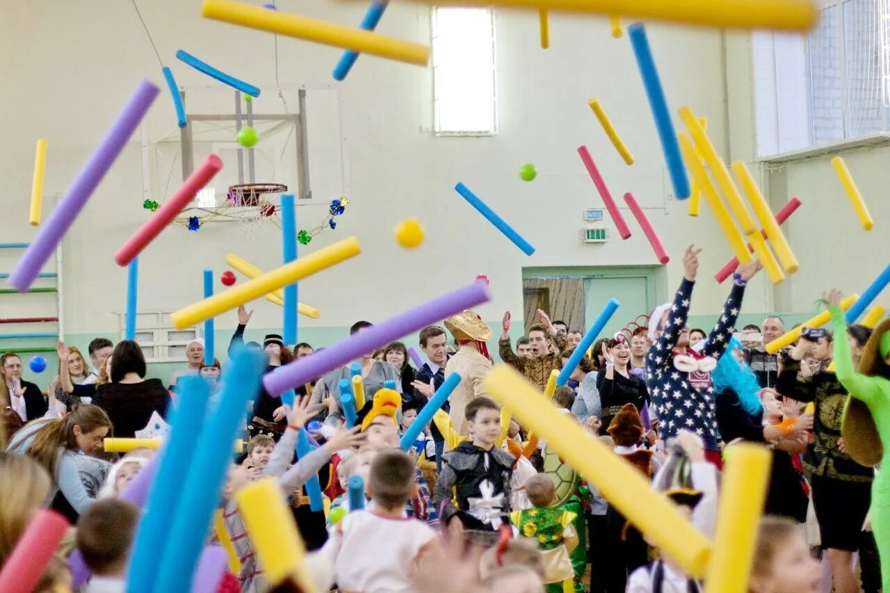 Какая атмосфера на спортивных соревнованиях. Какая атмосфера на спортивных соревнованиях. Плавание ленинградская область. Летний спорт. Спорт для инвалидов.