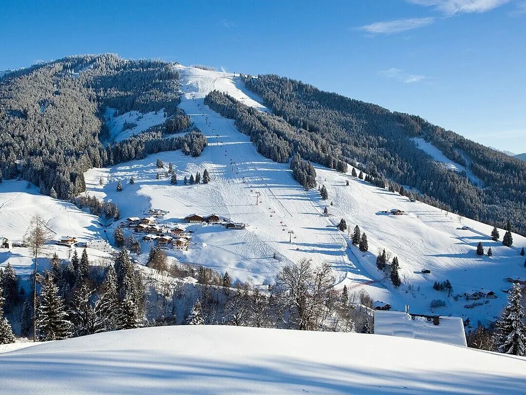 Первые горнолыжные курорты. Горный курорт Берхтесгаден. Обельсдорф Германия горнолыжный курорт. Берхтесгаден горнолыжка. Берхтесгаден Германия курорт фото.