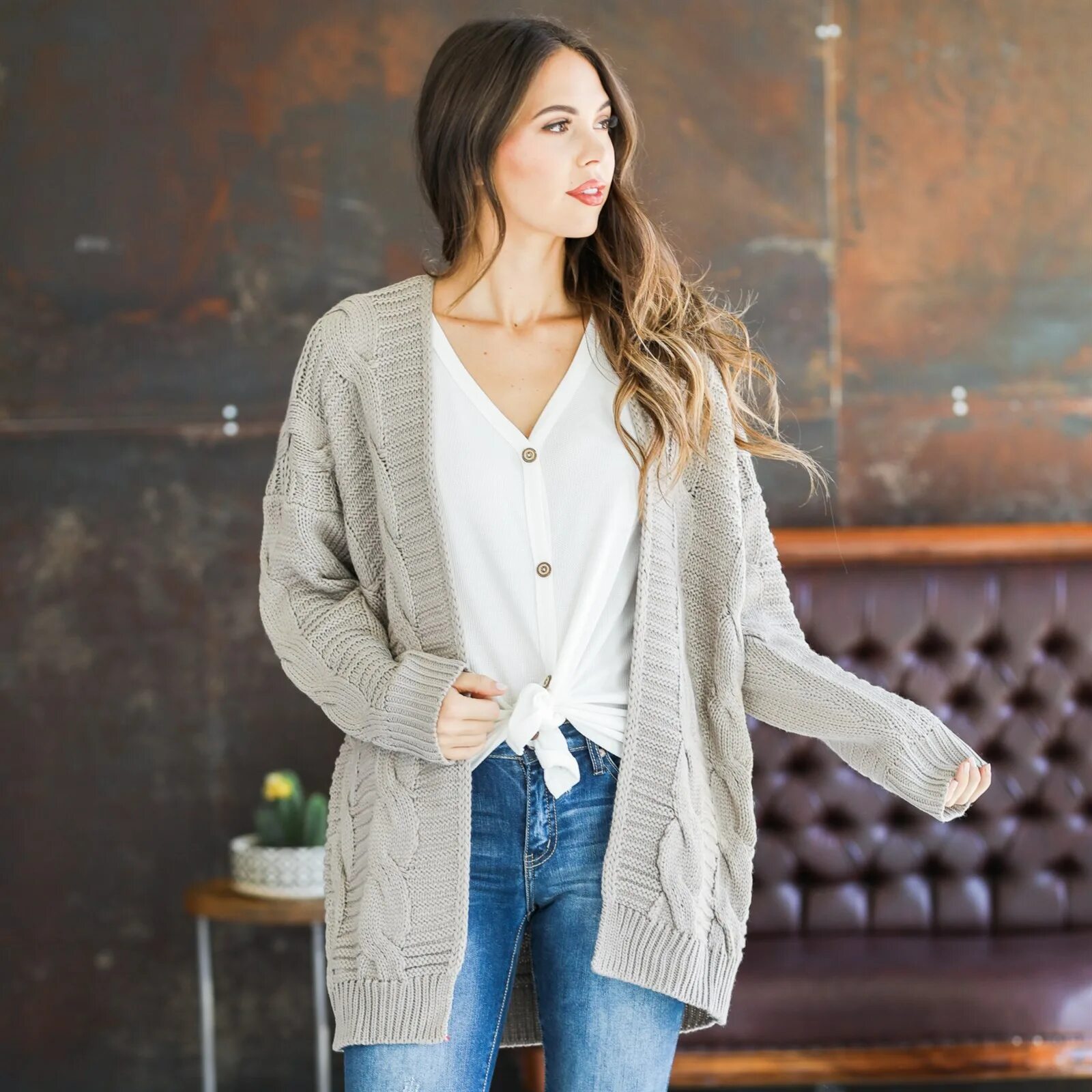 стильный кардиган. кардиган вязаный. трикотажный кардиган женский. кардиган. современные кардиганы.