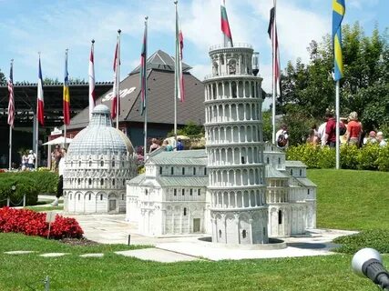 Из всего списка российских и мировых достопримечательностей