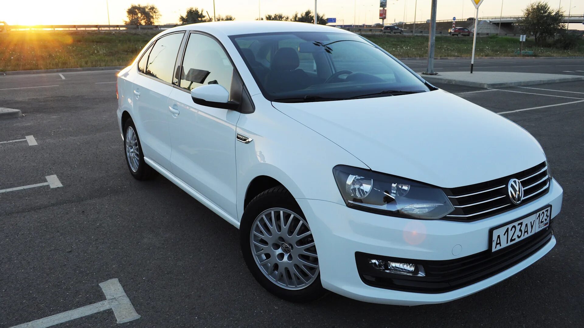 Vw polo отзывы. Поло седан а355на. Polo sedan 4d. Фольксваген поло седан т 425 ус 163. Фольксваген поло 163.