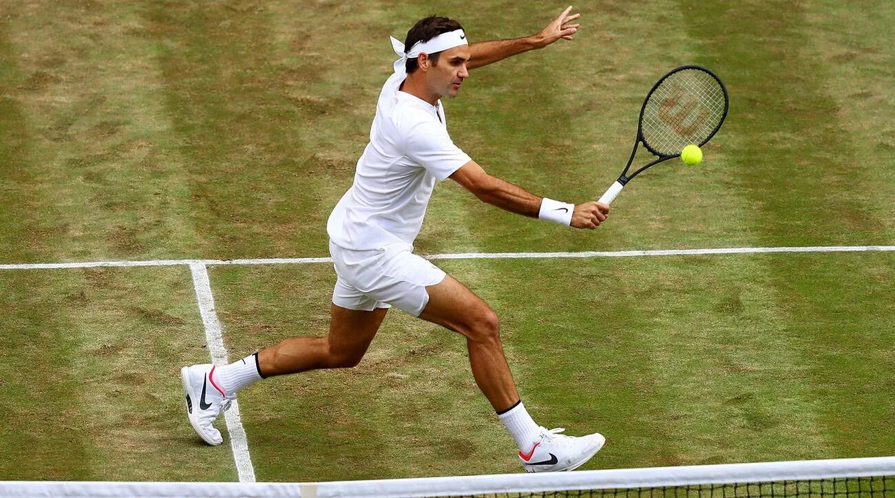 We play tennis when. Роджер Федерер Уимблдон. Федерер фото на Уимблдоне. Роджер Федерер на корте. Федерер Роджер Уимблдон фото.