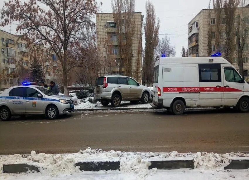 Волгоградское чп. Авария в Волгограде Кировский район. Авария в Волгограде Кировский рай. Авария в Кировском районе Волгограда вчера. ДТП В Волгограде в Кировском районе вчера.