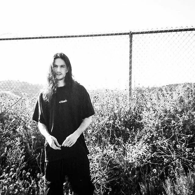 Rightclicksaveit bones. Bones (рэпер). элмо bones. элмо кеннеди о’коннор. элмо кеннеди bones.