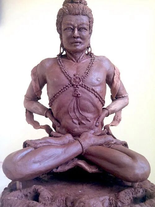 Махасиддхи Дзогчен. Монах в позе лотоса. Пранам Будда. Хумкара махасиддха статуя. Снимите печати видьядхара