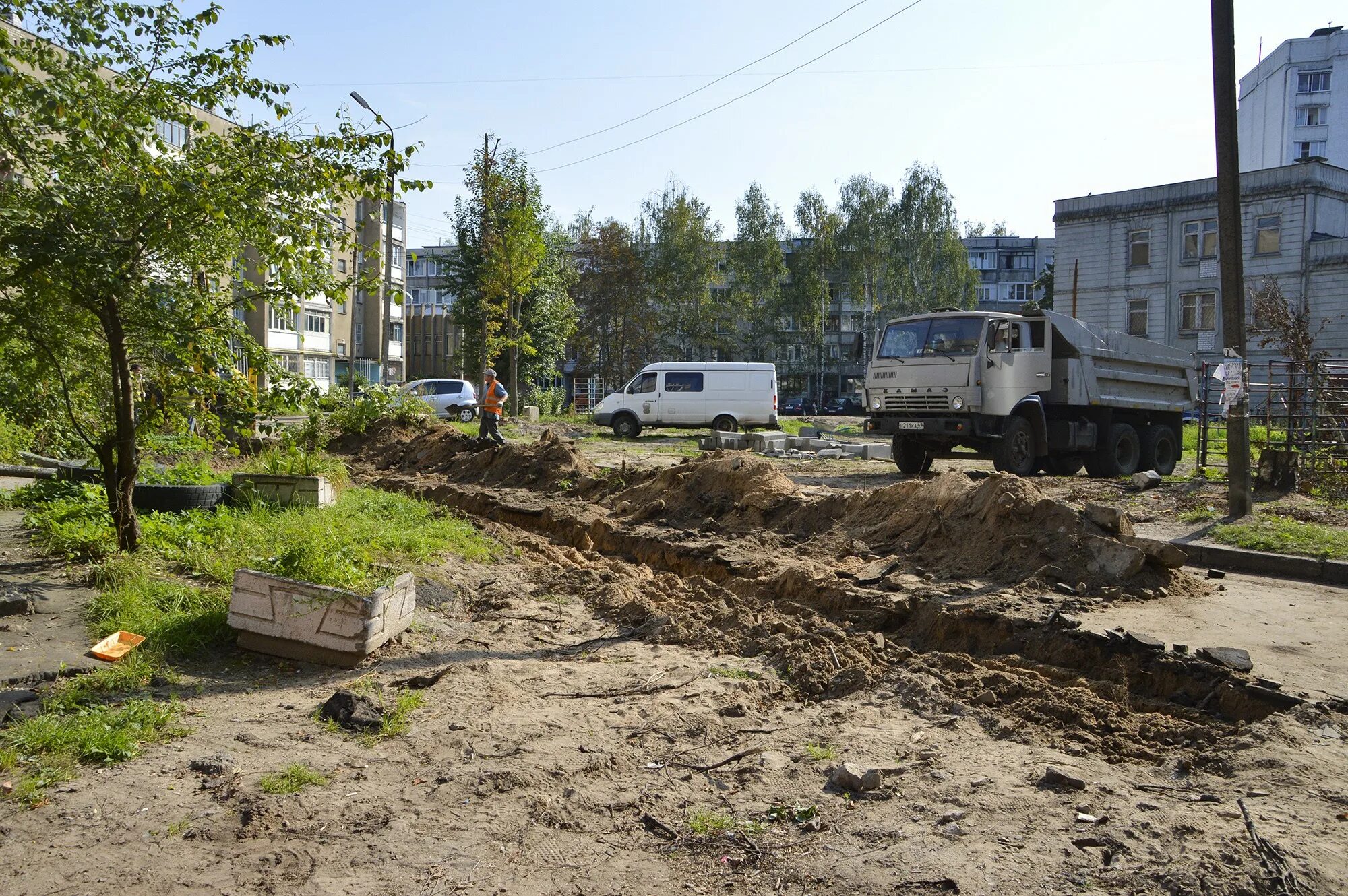 Администрация картинка. Ремонт дороги. Тверь дворы. Пешеходная дорожка на дороге. Администрация города твери.