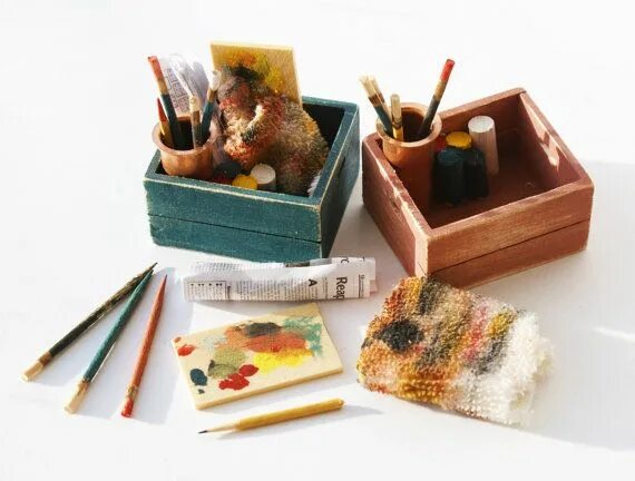 Fill in miniature artistic box. Коробки с художественными материалами. Канцелярия в миниатюре. Миниатюры из канцелярии. Миниатюра канцелярия для печати.