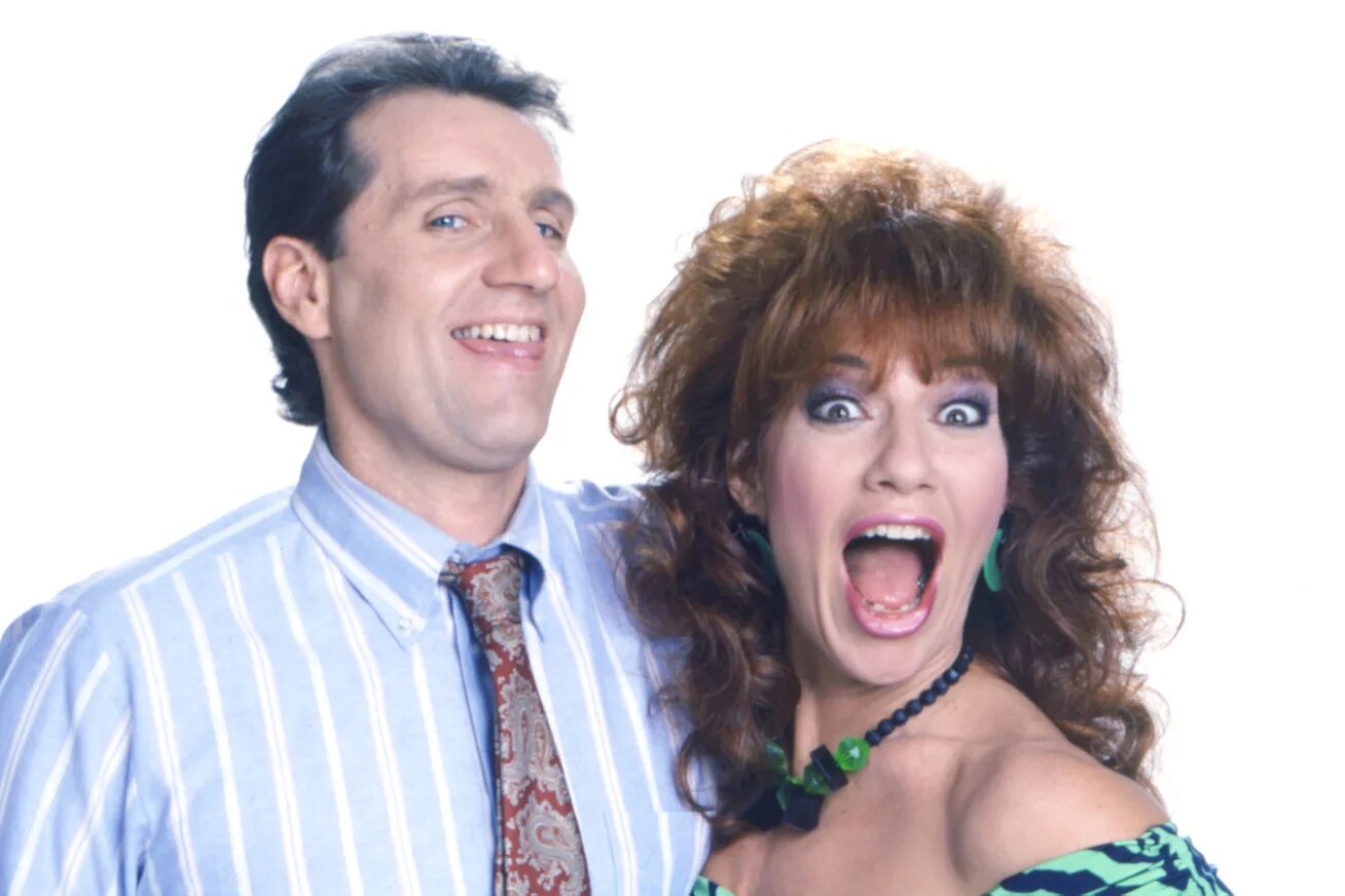 Женаты с детьми пародия. Katey Sagal married with children. Эл банди женаты с детьми.