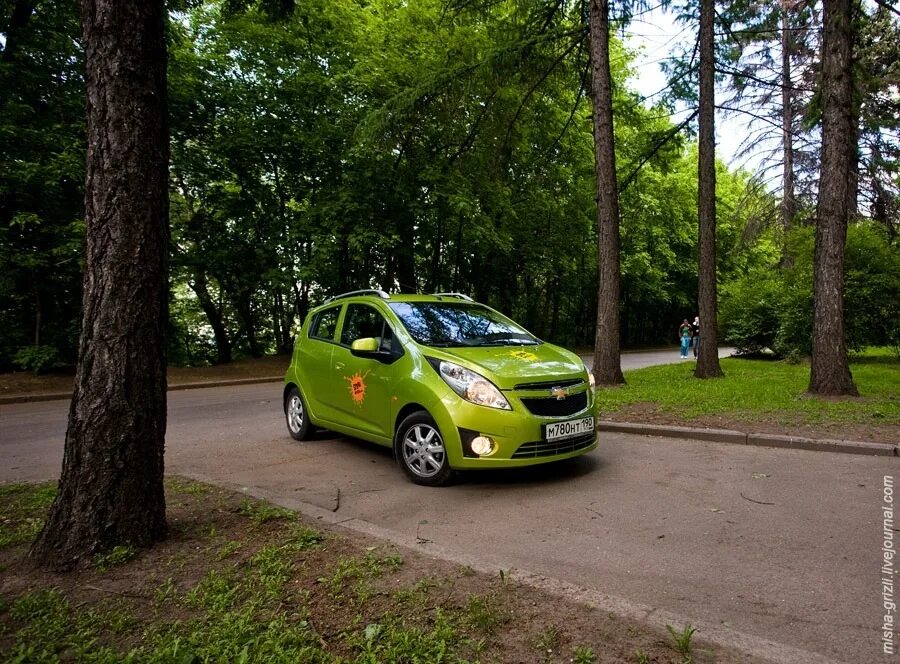 Тест спарк. Chevrolet spark тест драйв. нива спарк. шевроле спарк в городе. chevrolet spark position.