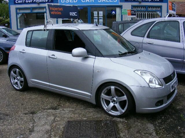 Свифт диски. Suzuki swift 2008 обвес. suzuki swift диски. сузуки 1.5 glx option. сузуки свифт диски р16.