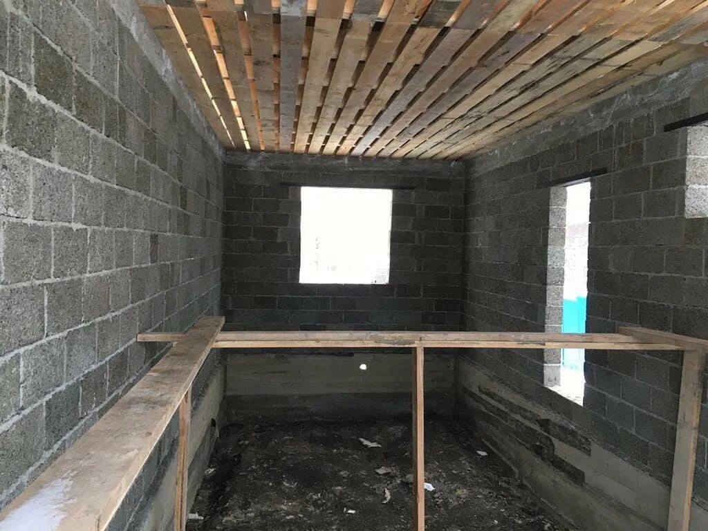 арболитовый гараж. гараж из арболита проекты. гараж из арболитовых блоков с мансардой. перемычки для арболитовых блоков. проект гаража из арболитовых блоков.