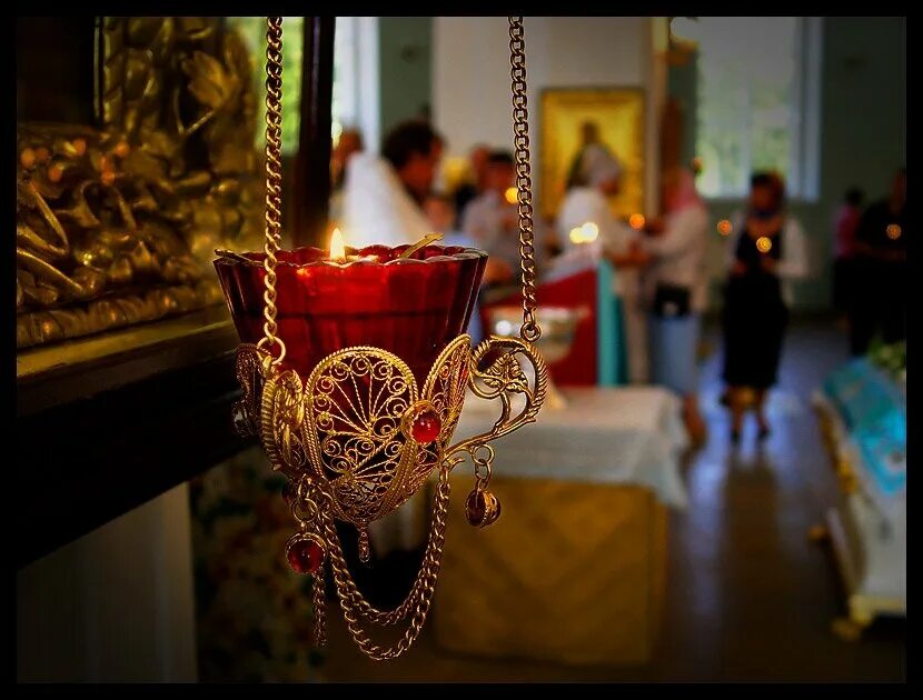 Неугасимая лампада в храме. Можно ли зажигать лампадку. Лампада для благодатного огня. Молитва для возжигания лампады. Лампада в церкви.