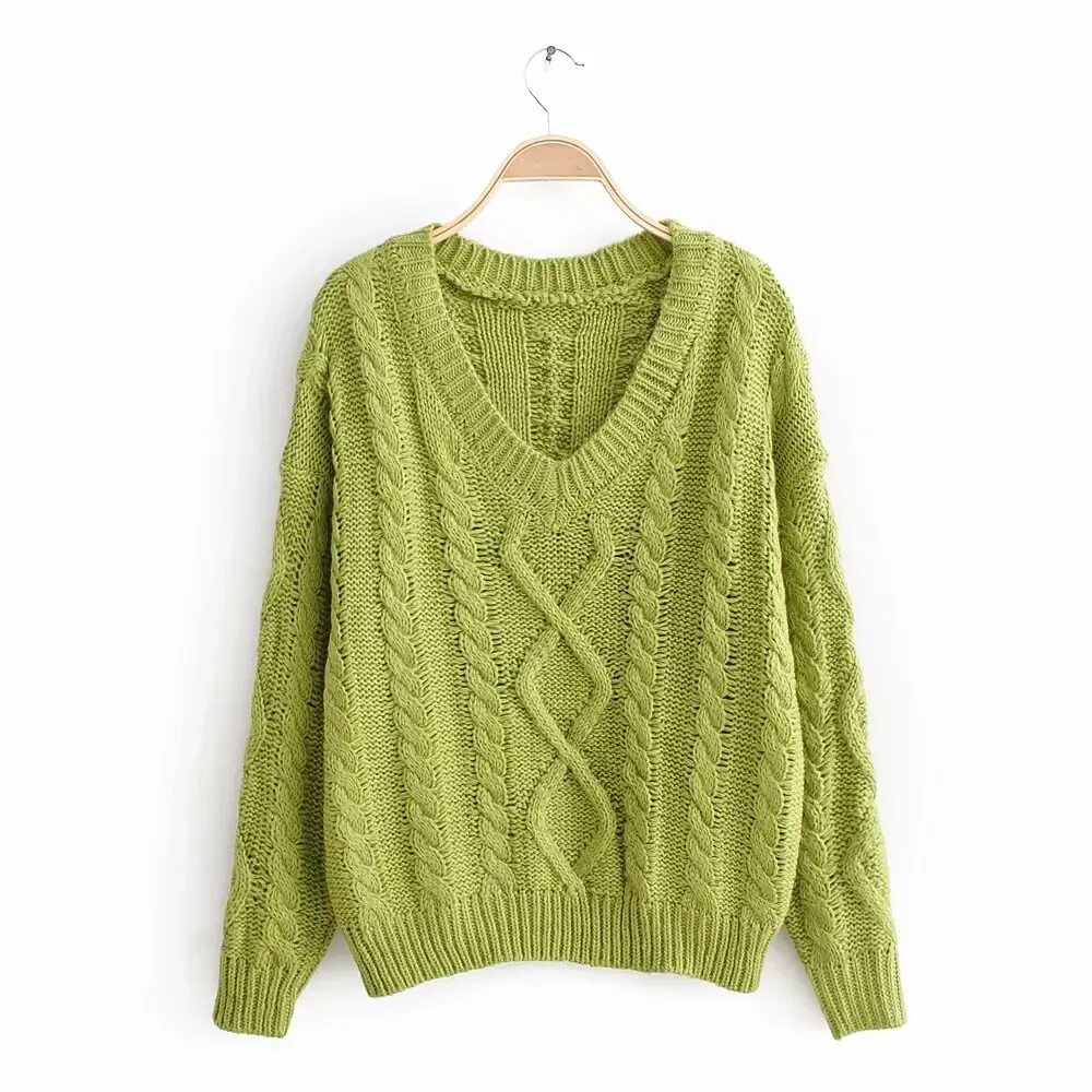 Джемпер с v образным вырезом. Свитер v образный вырез. Свитер с v образным вырезом женский. Свитер с треугольным вырезом. Свитер v образным.