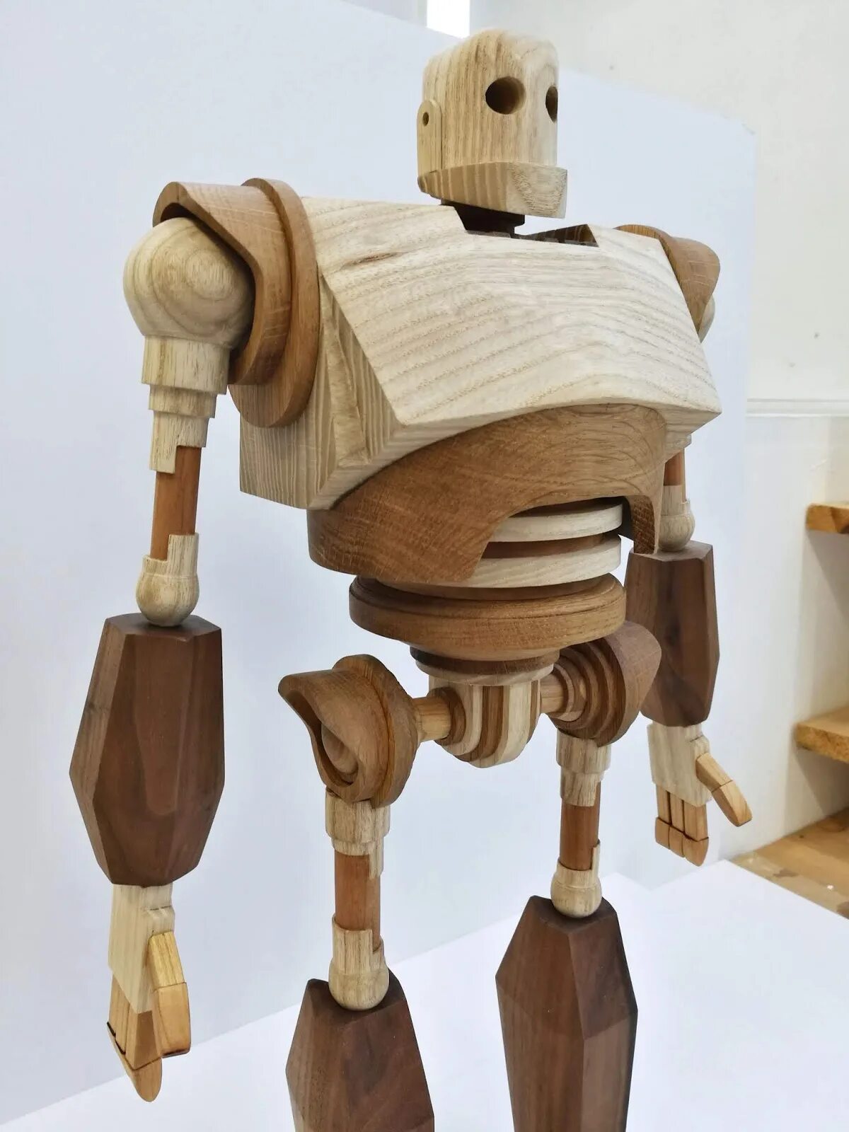 Robot tree