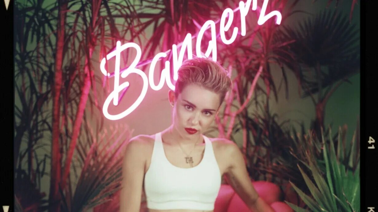 Майли сайрус доктор перевод. Bangerz Майли Сайрус. Miley Cyrus 2023. Майли Сайрус тур Bangerz. Майли Сайрус новый альбом.