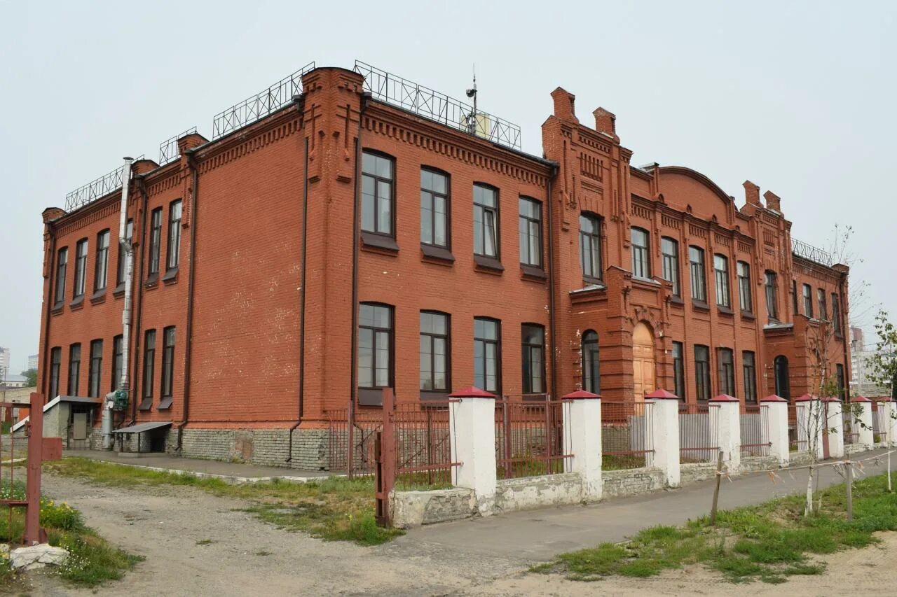 Дом творчества барнаул. Чкалова 194 барнаул. прогимназия мужская барнаул. барнаул ул чкалова 194. центр детского творчества барнаул чкалова.