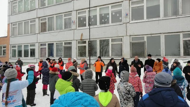 П. Крестный ход белая калитва. Новая майна школа номер 2. Р. Погода в р п новая майна.