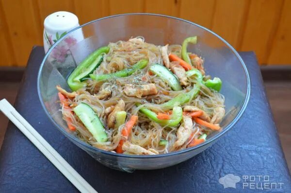Фунчоза в мультиварке. Фунчоза с курицей и овощами пп. пп обед фунчоза. фунчоза с мексиканской смесью. пп салаты с фунчозой.