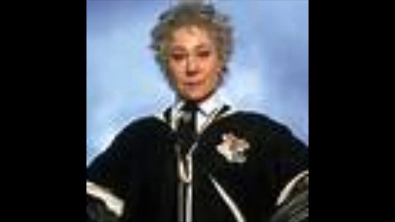 Роланд хогвартс. Гарри поттер профессор по квиддичу. Гарри поттер мадам трюк. Роланд хогвартс. Роланда трюк гарри поттер.