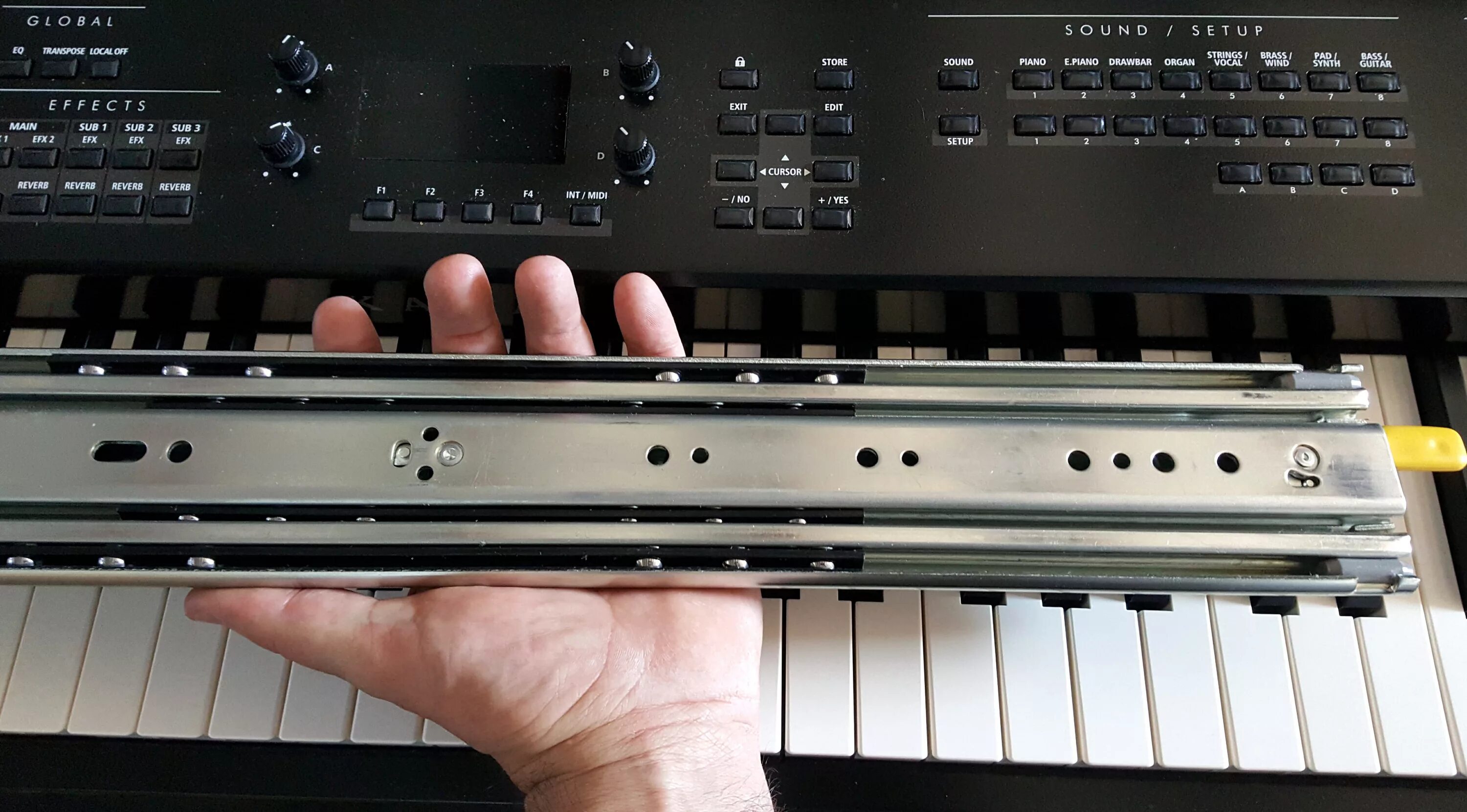 Labs piano. Labs piano