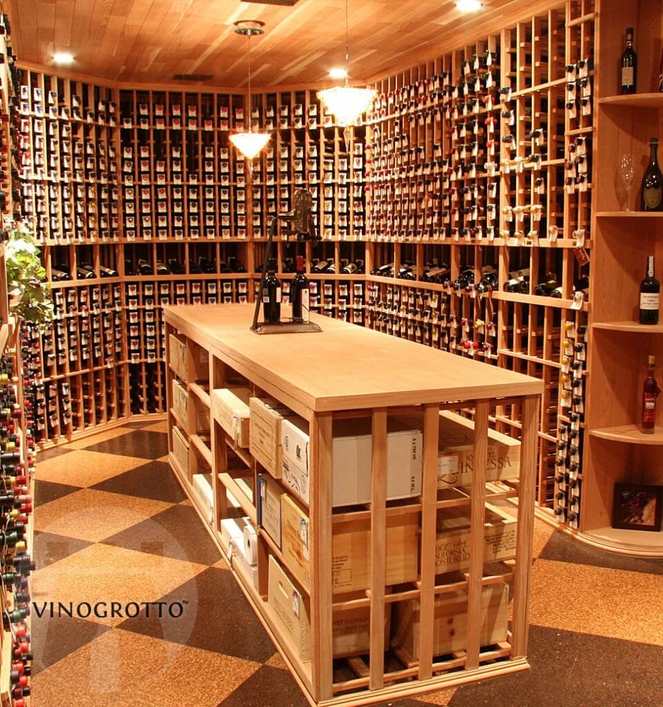 Дом вина отзывы. Thomas Wine Cellar. Винный погреб в доме. Комната для хранения вина. Винный дом.