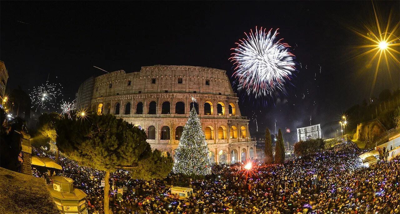 Новый год в Риме Колизей. Новый год в Италии. Рождество в Италии. Новогодний Рим.