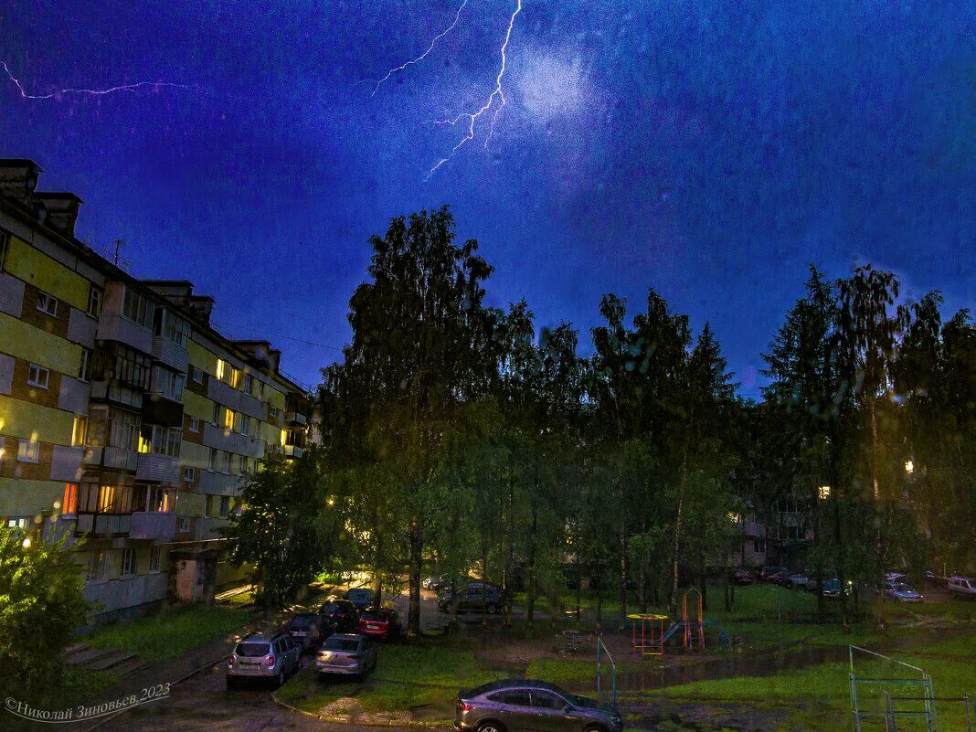 Снежинск зима. Гора чумишева снежинск. Снежинск янтарный фото. Бури снежинск. Пыльная буря в 2016г.