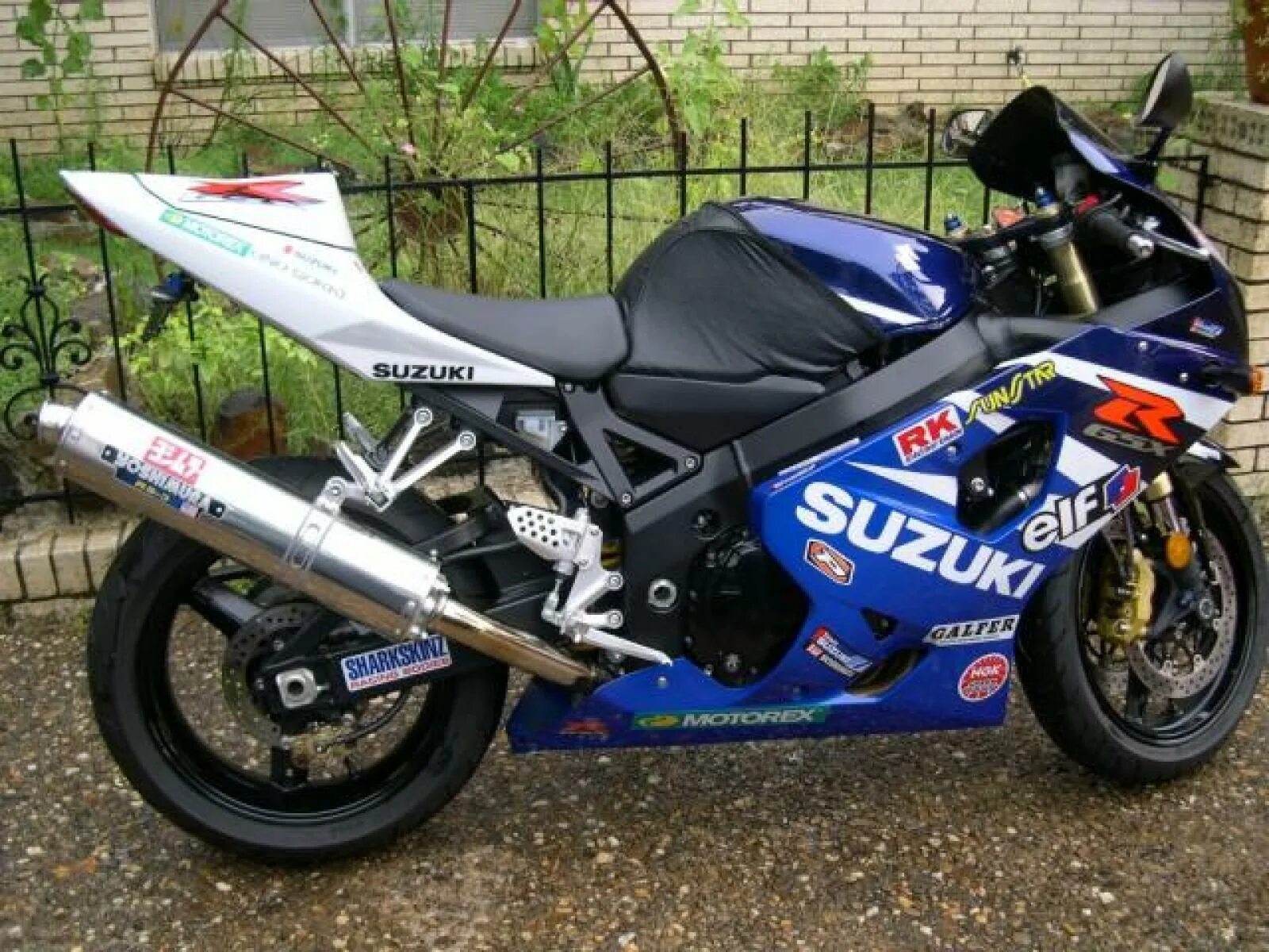 Gsx r купить. Сузуки GSX R 600. Suzuki GSX-r600. Suzuki GSX R 600 2004. Suzuki GSX-R 600 k4.