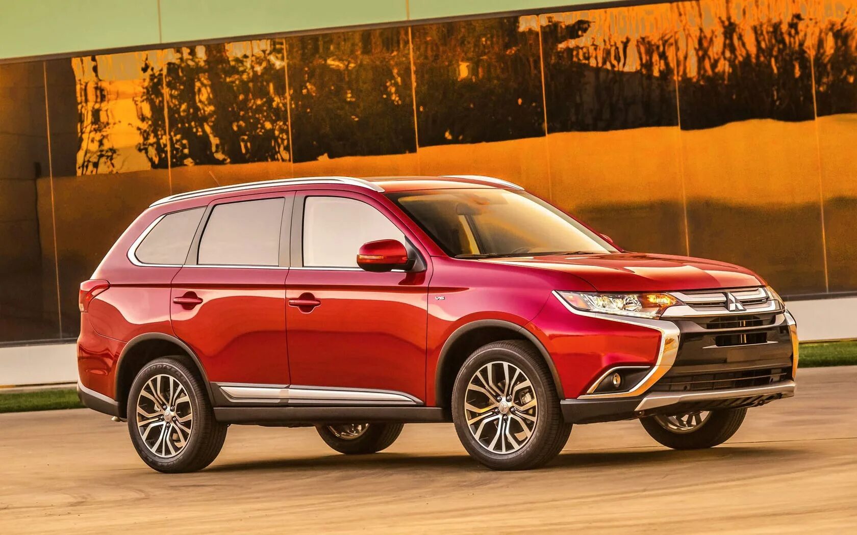 Mitsubishi outlander 2016. Mitsubishi Outlander 2021. Новый Митсубиси Аутлендер 4. Митсубиси Аутлендер PHEV 2015.