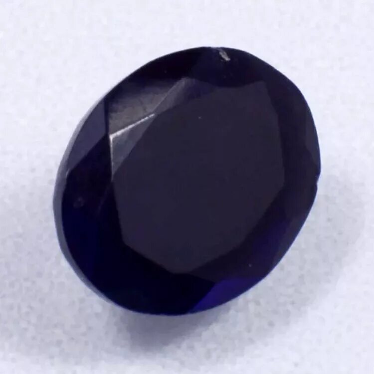 Ювелирные камни черного цвета фото и название Onyx ia a chalcedony that occurs in bands of different colours. Onyx refers to a