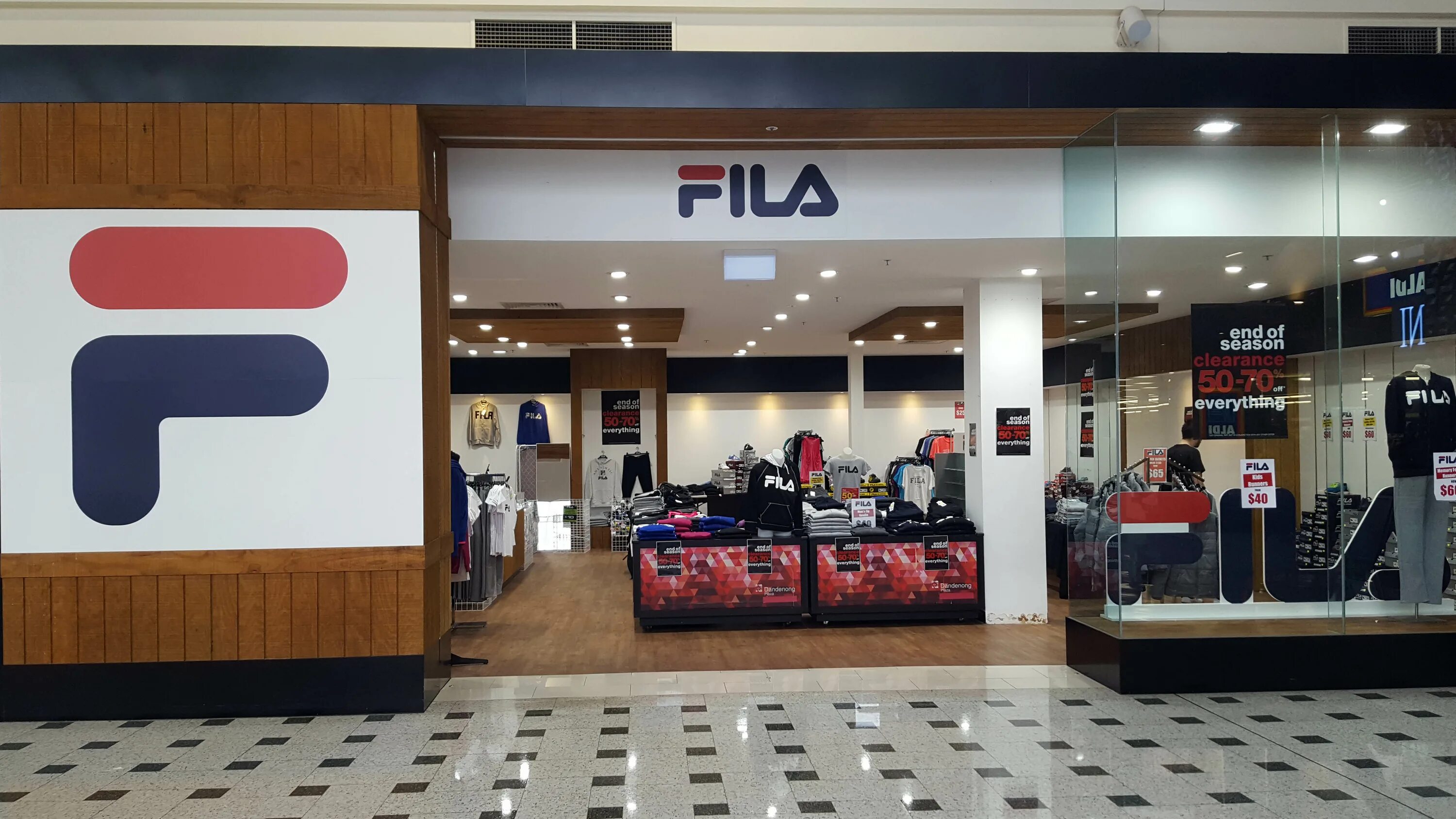 Fila южная корея. Fila disruptor white. Fila магазин. Фила магазин. Фирма одежды фила.