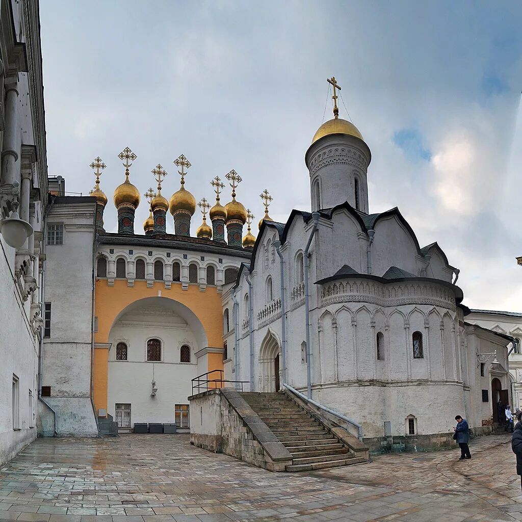 Церковь богородицы на сенях. Церковь Ризоположения в Кремле. Золотая Царицына палата Московского Кремля. Церковь Ризоположения Московский Кремль Богородицы.