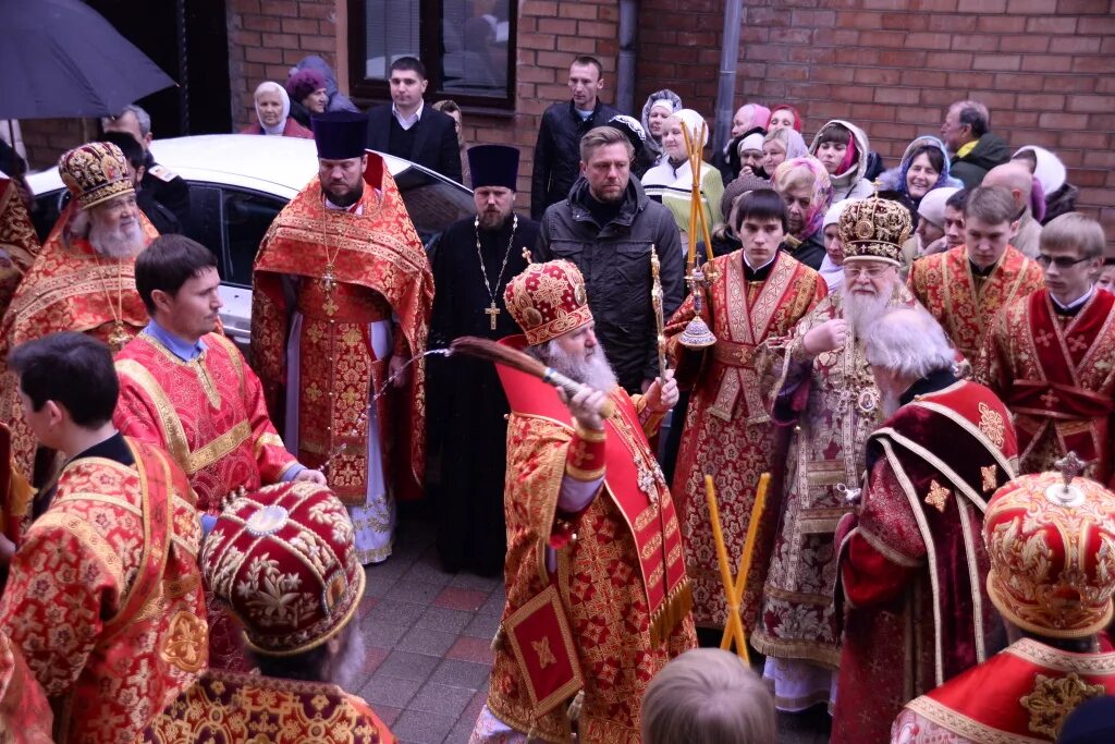 Кубань священник. Гатчина крестный ход. кубань православная фото крестный ход. екатеринодарская и кубанская епархия бланк. екатеринодарская епархия фото.