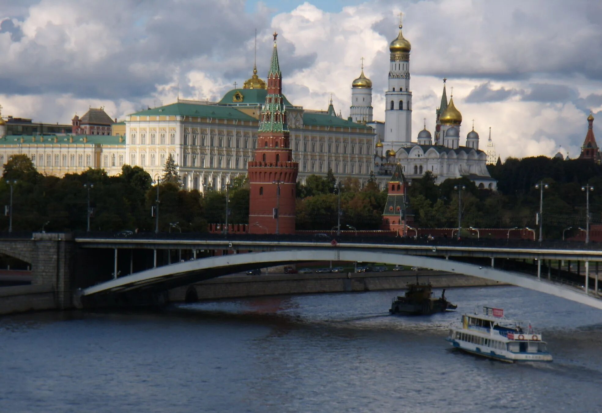 Покажи пожалуйста москву. Город Москва. Реки Москвы. Достопримечательности Москвы. Москва летом.