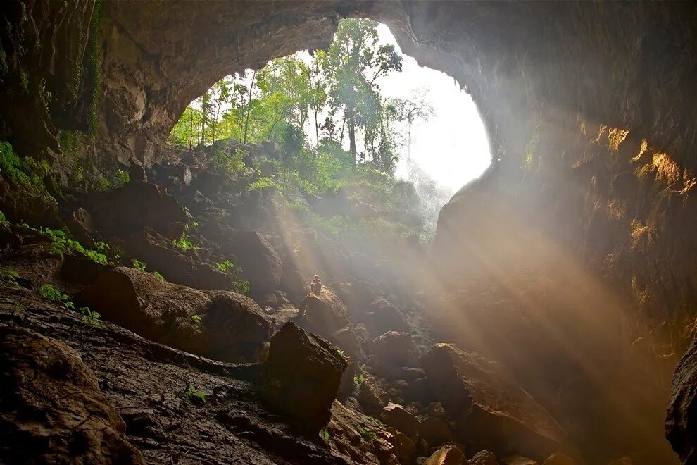 Пещера. Пещера в горах. Красивые пещеры в горах. Пещера в горе. Mother natures cave