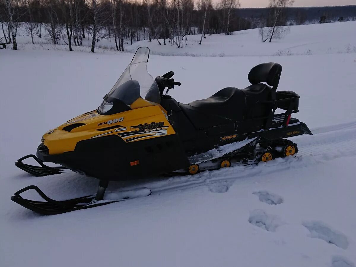 Купить б у снегоход в свердловской. Ski Doo Skandic 600. Ski Doo Skandic 2008. Снегоход BRP Ski-Doo Skandic 600 2008. БРП Скандик 2008 год.