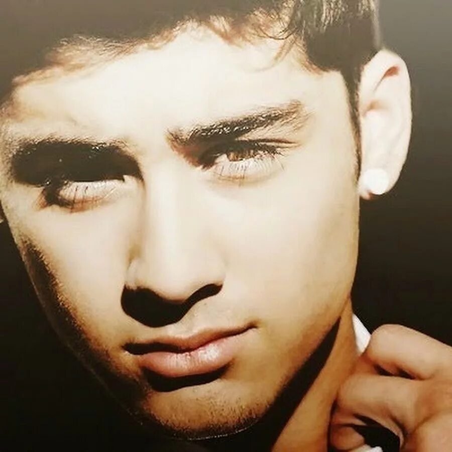 Малик рахмати губернатор. Малик рахмати губернатор. Zayn malik 2021. Зейн 2023 певец. Малик рахмати губернатор.