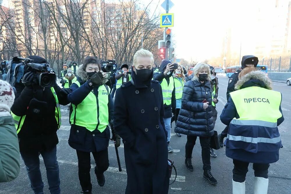 Жена навального не пришла на похороны