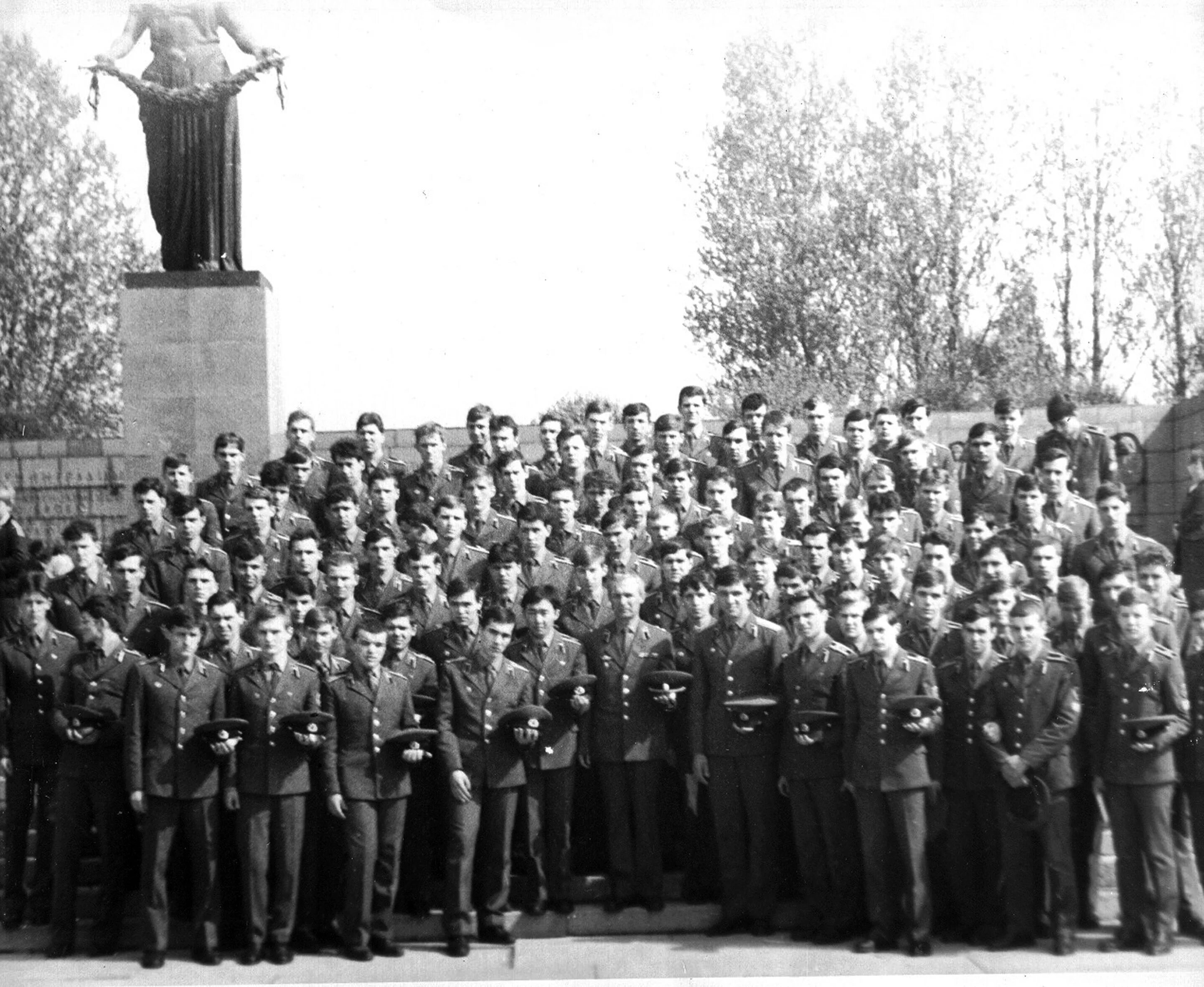 13 июня 1985 года. Вики Можайского выпуск 1983 года 2 Факультет. Военный инженерный Краснознаменный институт им а.ф Можайского. Вики им Можайского 4 Факультет выпуск 1990 года. Вики Можайского выпуск 1985 года.