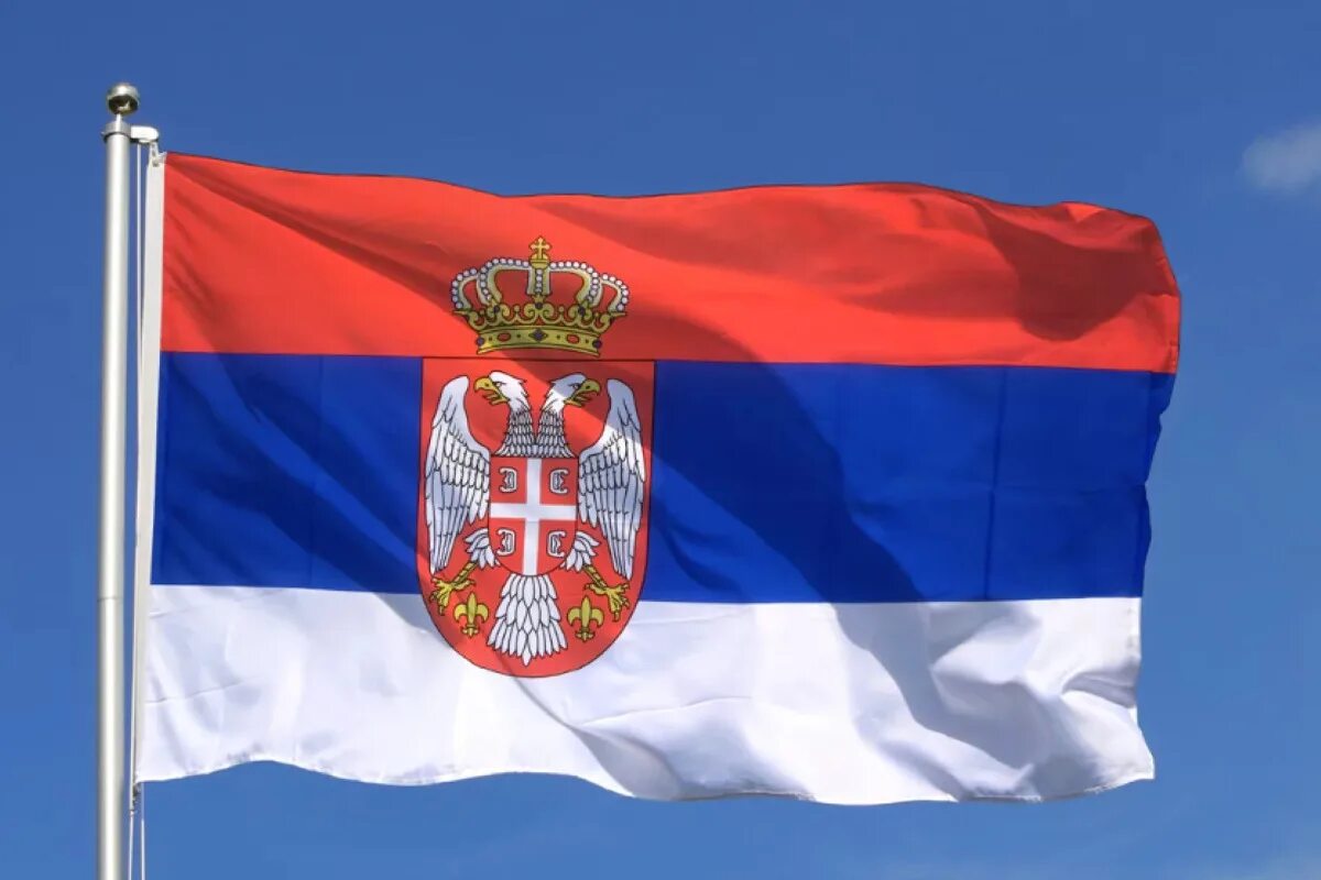 Система сербии. Республика сербия флаг. флаг сербии на флагштоке. флаг республики сербской. флаги государств сербия.