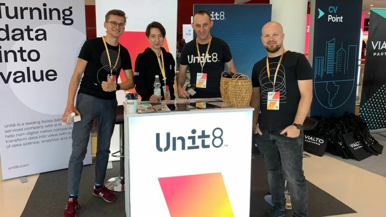 Старт тап. Руководитель технопарка академгородок. Digital маркетолог курсы. Стартап юнит. Digital marketing с днем рождения.