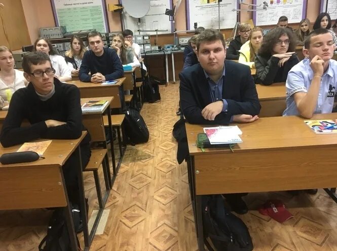 Колледж связи смоленск. Смоленский колледж телекоммуникаций. Колледж бонч бруевича смоленск. Смоленский колледж телекоммуникаций. Спбгут смоленск.